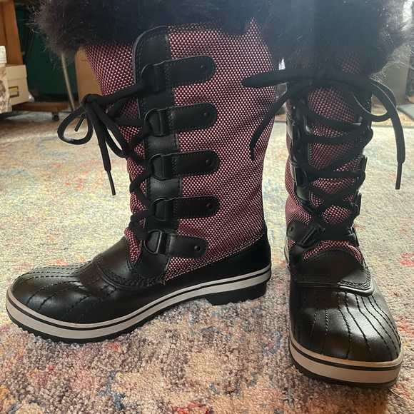 Sorel Tofino Winter Boots - Picture 3 of 9